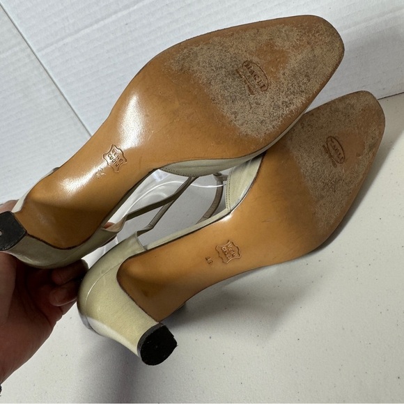 Vintage Bruno Magli Women's Cream T-Strap Y2K 90s Round Toe Heels Size 37 1/2 - Picture 8 of 14